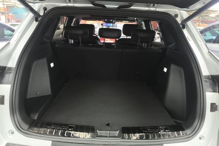 Used Wuling Xingguang S 2024 130 km Flagship Version Trunk