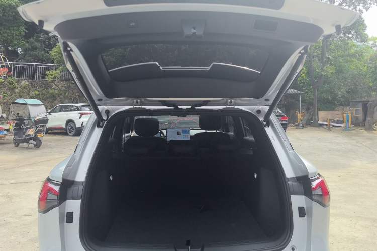 Used Wuling Xingguang S 2024 510 km Flagship Version Trunk