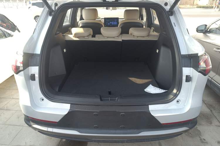 Used Wuling Xingguang S 2024 130 km Flagship Version Trunk