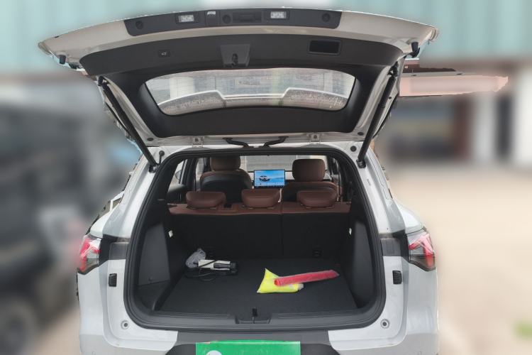 Used Wuling Xingguang S 2024 130 km Flagship Version Trunk