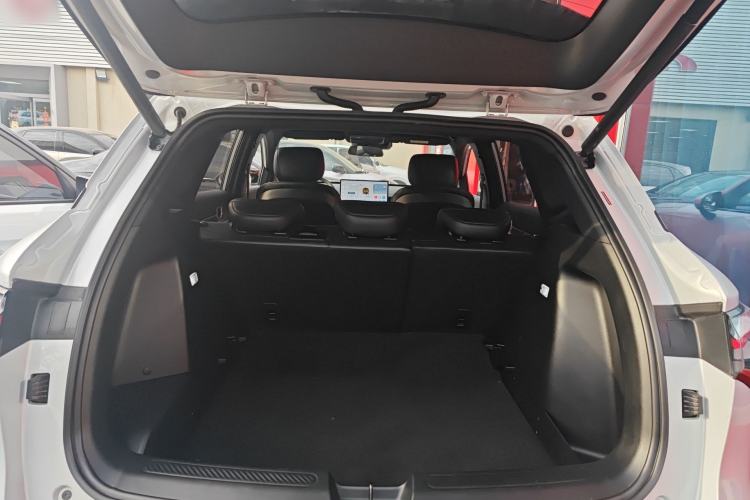 Used Wuling Xingguang S 2024 130 km Flagship Version Trunk