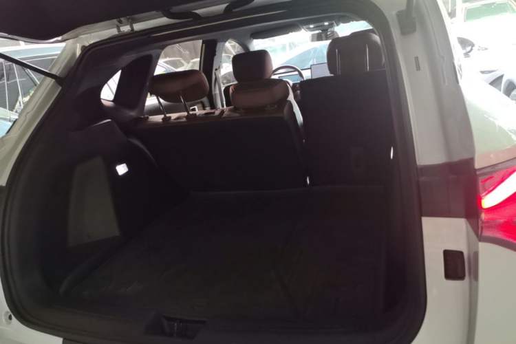 Used Wuling Xingguang S 2024 130km Flagship Version Trunk