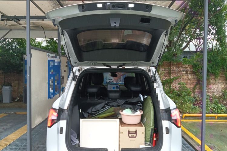 Used Wuling Xingguang S 2024 130km Flagship Version Trunk