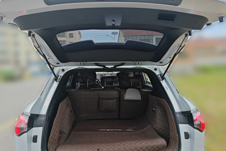 Used Wuling Xingguang S 2024 130km Flagship Version Trunk