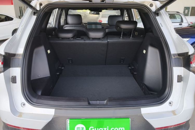 Used Wuling Xingguang S 2024 130 km Flagship Version Trunk