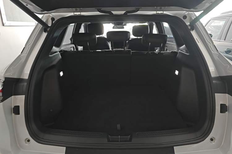 Used Wuling Xingguang S 2024 130 km Flagship Version Trunk