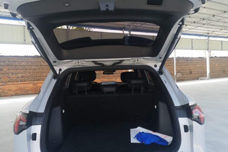 Used Wuling Xingguang S 2024 130 km Flagship Version Trunk