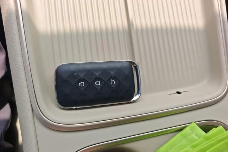 Used Wuling Xingguang S 2024 130 km Flagship Version Vehicle Key