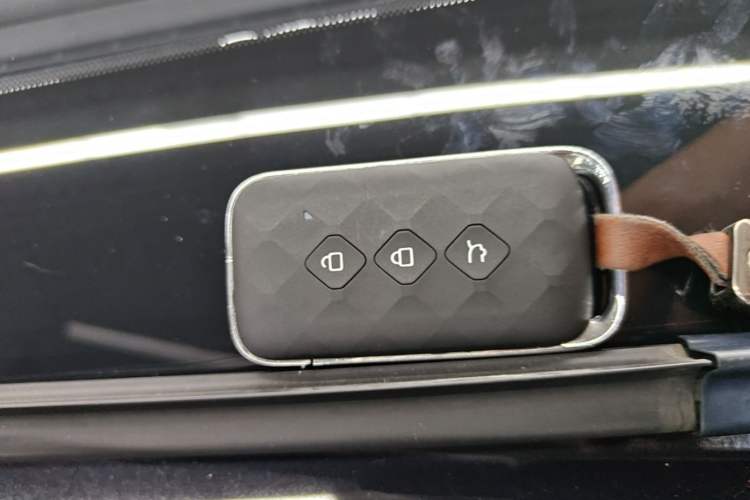 Used Wuling Xingguang S 2024 510 km Flagship Version Vehicle Key