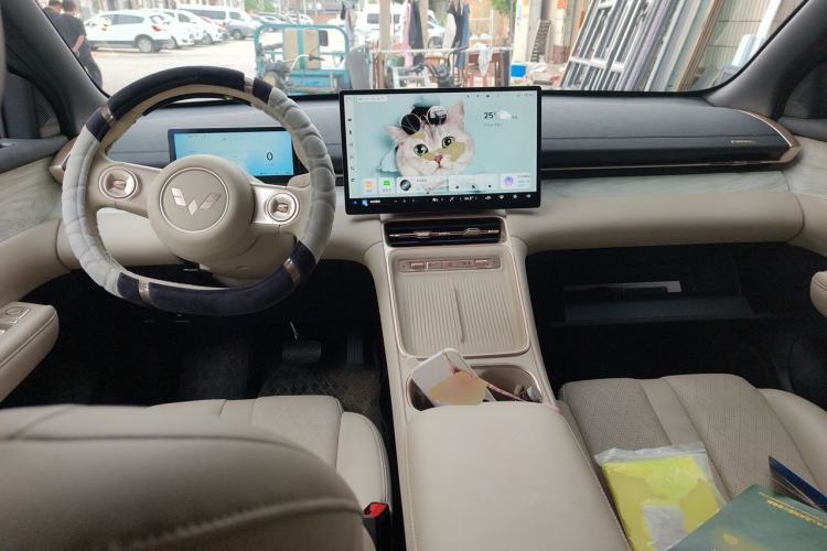 Used Wuling Xingguang S 2024 130 km Flagship Version Center Console