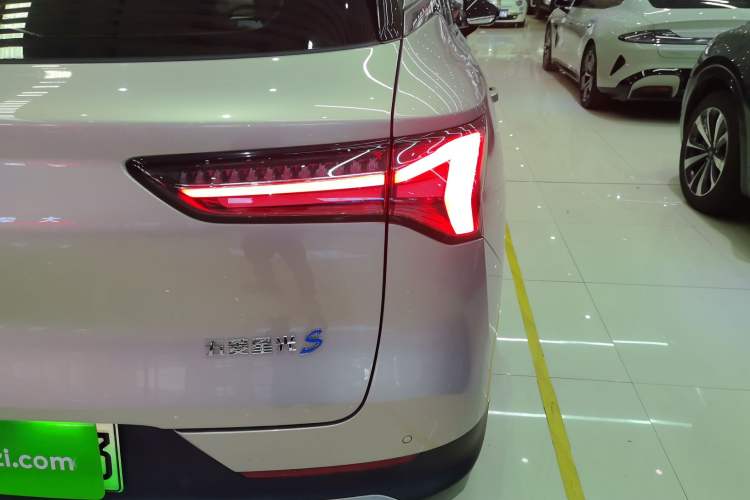 Used Wuling Xingguang S 2024 130 km Flagship Version Exterior 6