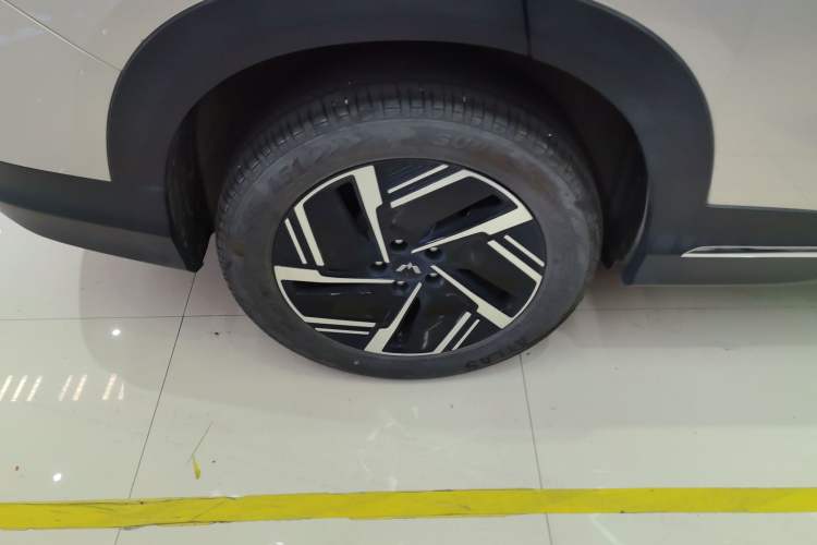Used Wuling Xingguang S 2024 130 km Flagship Version Exterior 8
