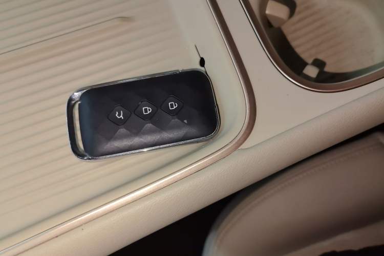Used Wuling Xingguang S 2024 130 km Flagship Version Interior 1