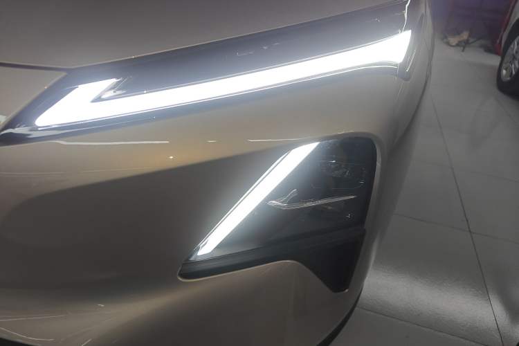 Used Wuling Xingguang S 2024 510 km Flagship Version Left Front Headlight