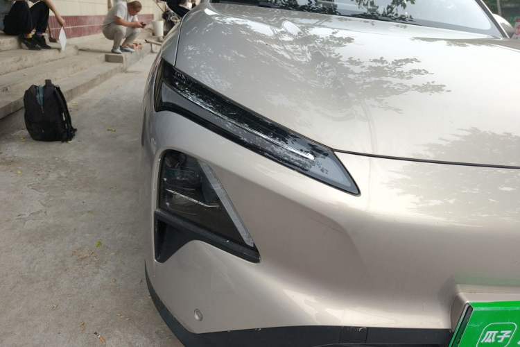 Used Wuling Xingguang S 2024 130 km Flagship Version Right Front Headlight