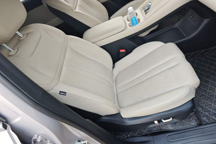 Used Wuling Xingguang S 2024 130 km Flagship Version Right Front Seat