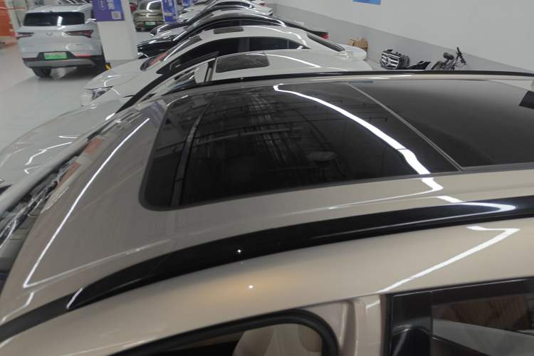 Used Wuling Xingguang S 2024 510 km Flagship Version Roof