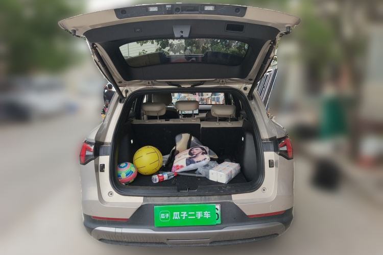Used Wuling Xingguang S 2024 130 km Flagship Version Trunk