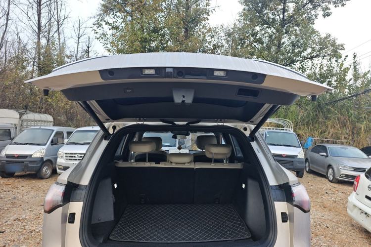 Used Wuling Xingguang S 2024 130 km Flagship Version Trunk