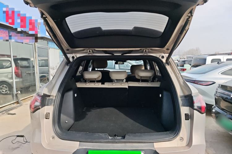 Used Wuling Xingguang S 2024 130 km Flagship Version Trunk