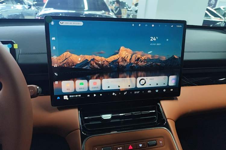 Used Wuling Xingguang S 2025 Model, 130km Flagship Edition Audio And AC Panel