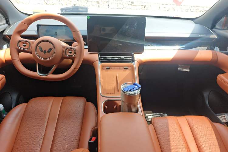 Used Wuling Xingguang S 2025 Model, 130km Flagship Edition Center Console