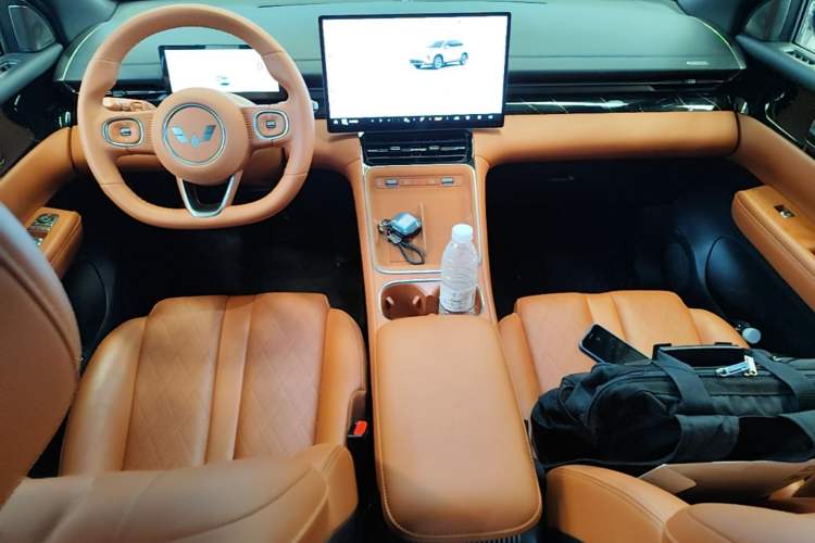 Used Wuling Xingguang S 2025 Model, 130km Flagship Edition Center Console