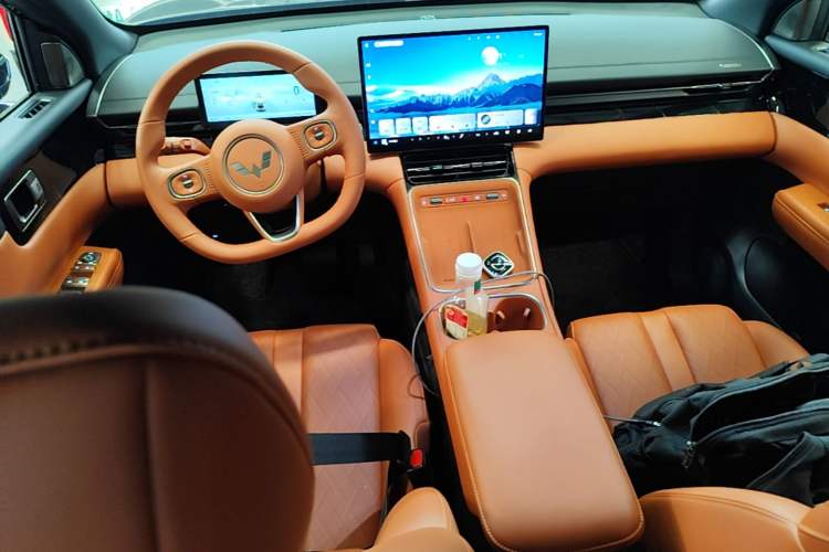 Used Wuling Xingguang S 2025 Model, 130km Flagship Edition Center Console