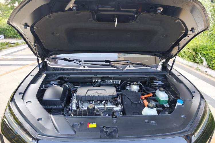 Used Wuling Xingguang S 2025 Model, 130km Flagship Edition Engine Bay