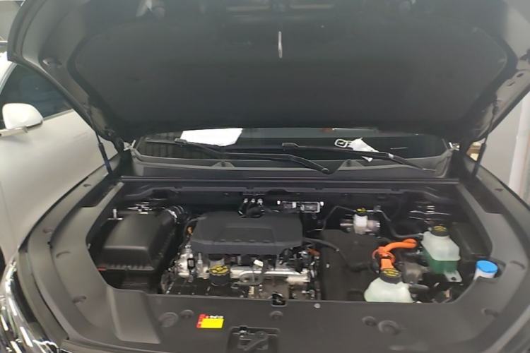 Used Wuling Xingguang S 2025 Model, 130km Flagship Edition Engine Bay