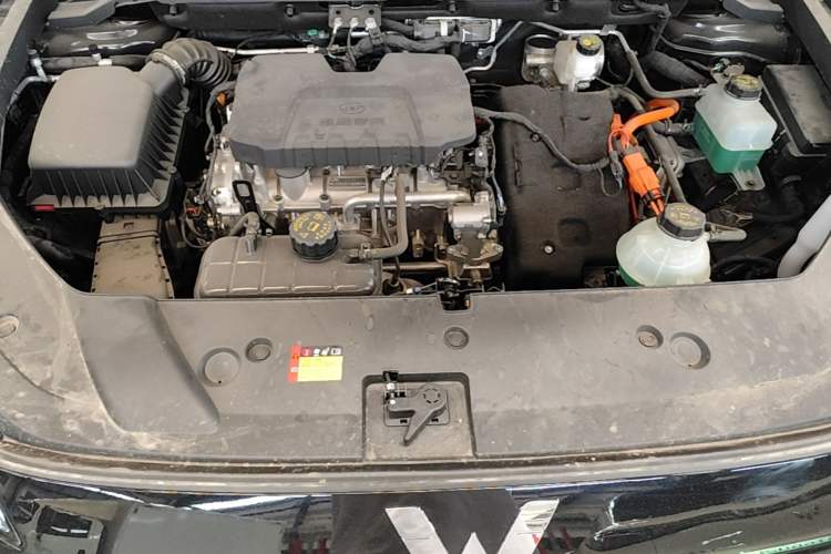Used Wuling Xingguang S 2025 Model, 130km Flagship Edition Engine Bay