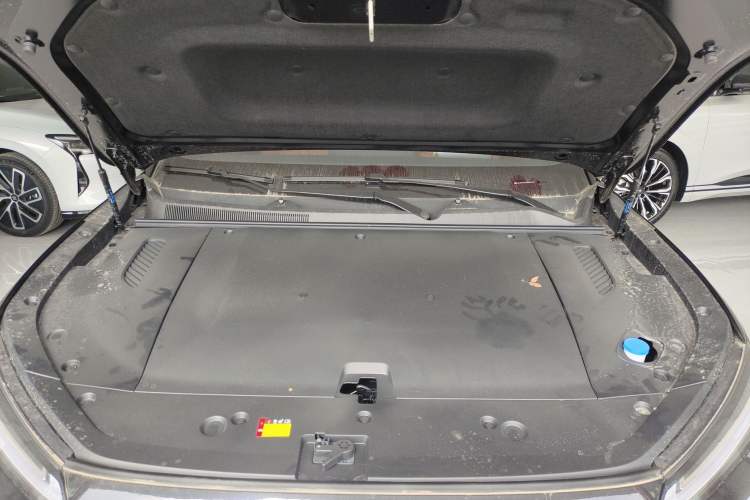 Used Wuling Xingguang S 2025 Model 510 km Flagship Version Engine Bay