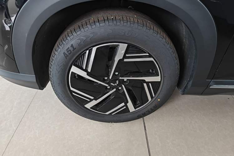 Used Wuling Xingguang S 2025 Model 510 km Flagship Version Exterior 4