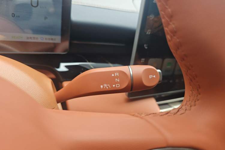 Used Wuling Xingguang S 2025 Model, 130km Flagship Edition Gear Lever