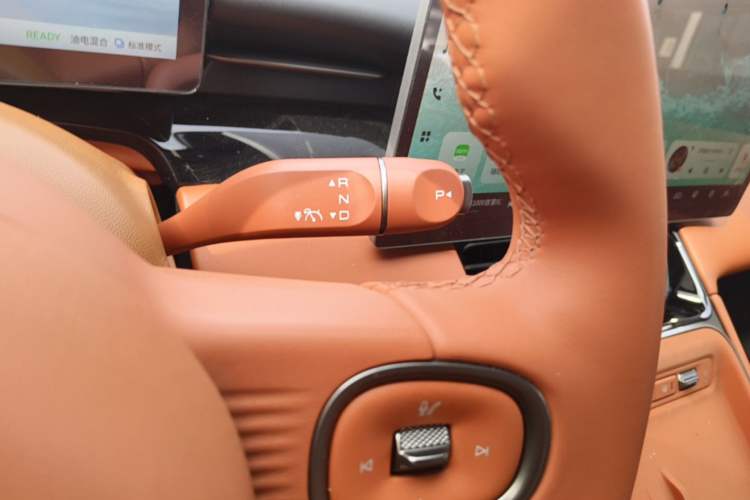 Used Wuling Xingguang S 2025 Model, 130km Flagship Edition Gear Lever