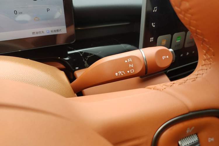 Used Wuling Xingguang S 2025 Model, 130km Flagship Edition Gear Lever