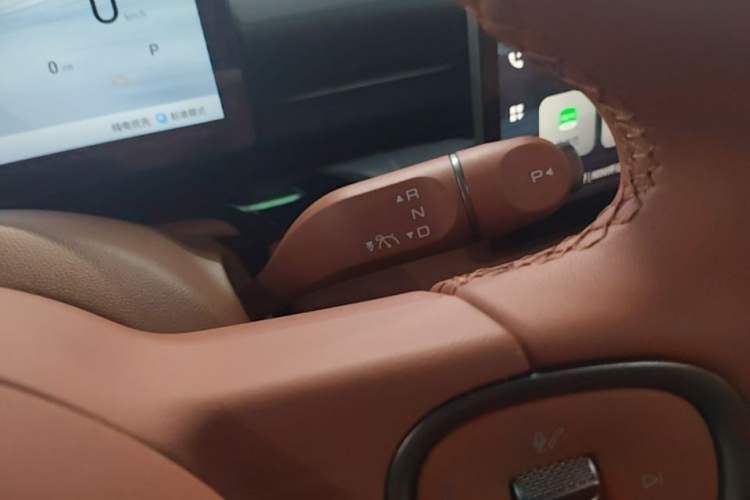 Used Wuling Xingguang S 2025 Model, 130km Flagship Edition Gear Lever