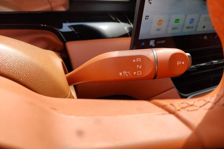 Used Wuling Xingguang S 2025 Model, 130km Flagship Edition Gear Lever