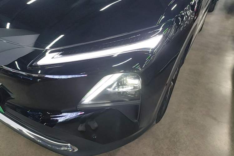 Used Wuling Xingguang S 2025 Model, 130km Flagship Edition Left Front Headlight