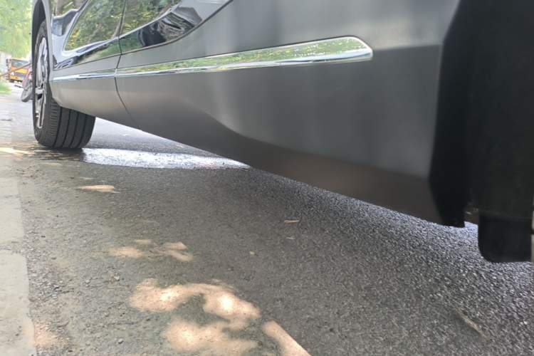Used Wuling Xingguang S 2025 Model, 130km Flagship Edition Left Side Sill