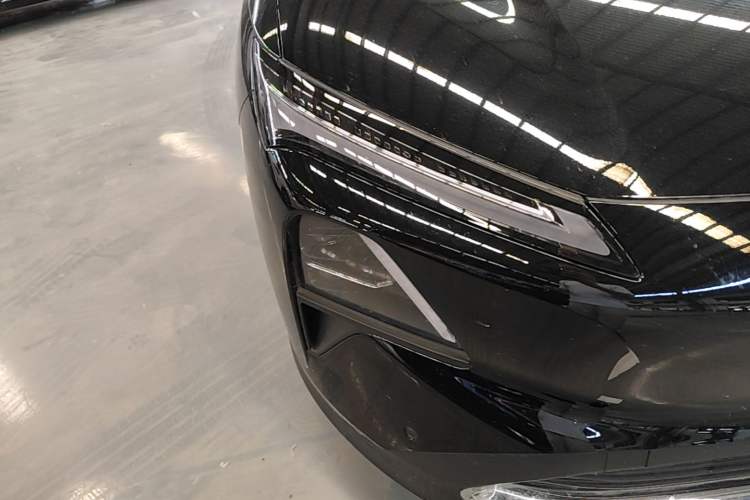 Used Wuling Xingguang S 2025 Model, 130km Flagship Edition Right Front Headlight
