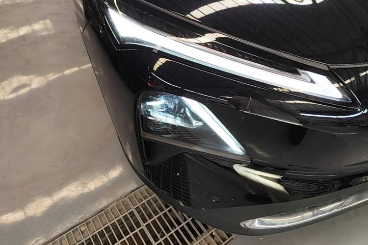 Used Wuling Xingguang S 2025 Model, 130km Flagship Edition Right Front Headlight