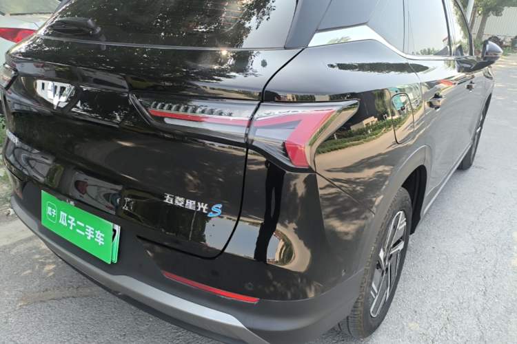 Used Wuling Xingguang S 2025 Model, 130km Flagship Edition Right Rear Taillight