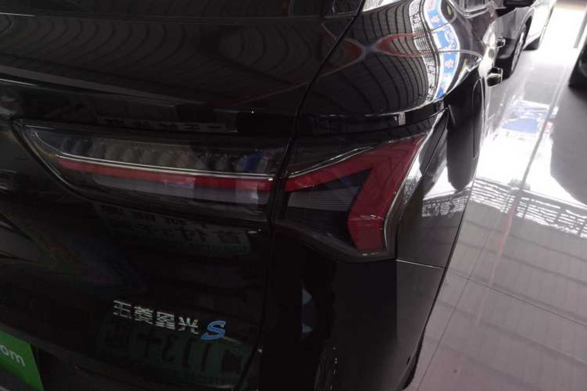 Used Wuling Xingguang S 2025 Model, 130km Flagship Edition Right Rear Taillight