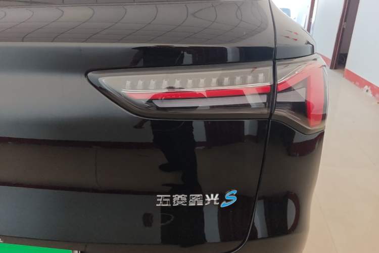 Used Wuling Xingguang S 2025 Model 510 km Flagship Version Right Rear Taillight