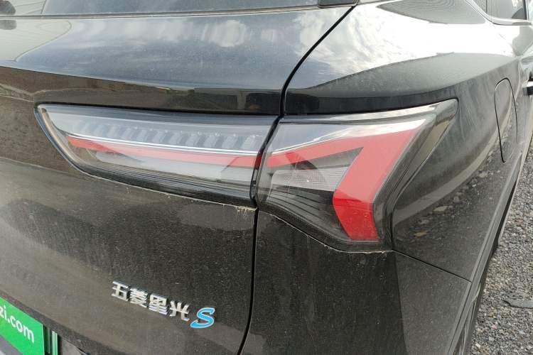 Used Wuling Xingguang S 2025 Model, 130km Flagship Edition Right Rear Taillight