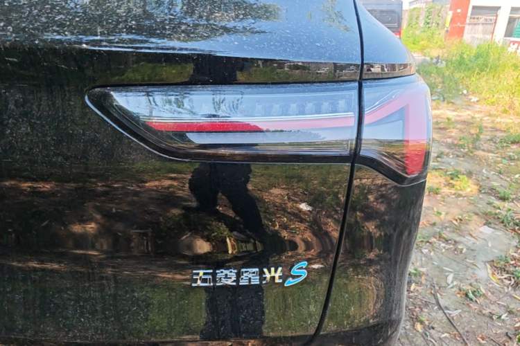 Used Wuling Xingguang S 2025 Model 510 km Flagship Version Right Rear Taillight