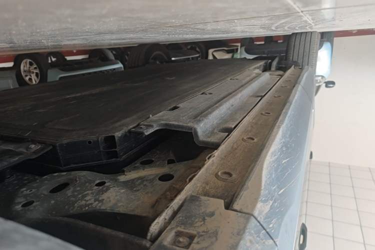 Used Wuling Xingguang S 2025 Model 510 km Flagship Version Right Side Sill