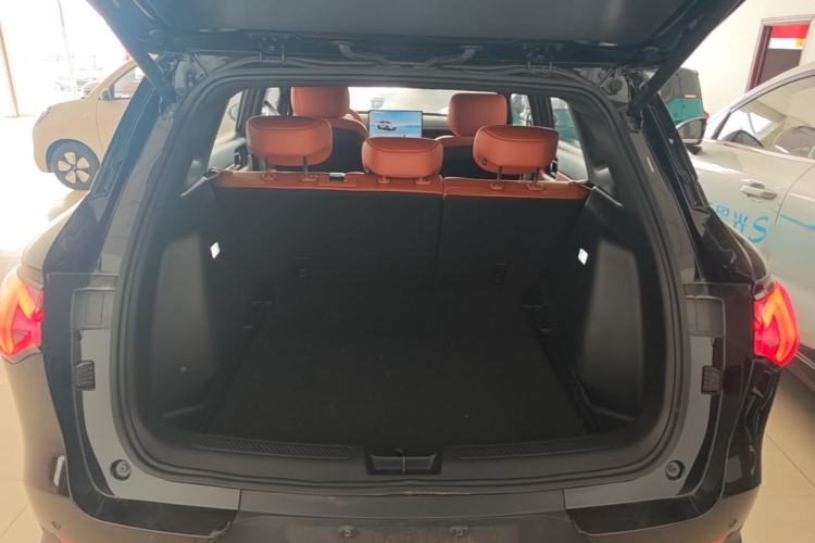 Used Wuling Xingguang S 2025 Model 510 km Flagship Version Trunk