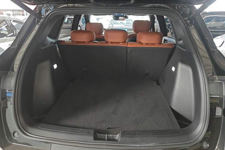 Used Wuling Xingguang S 2025 Model 510 km Flagship Version Trunk